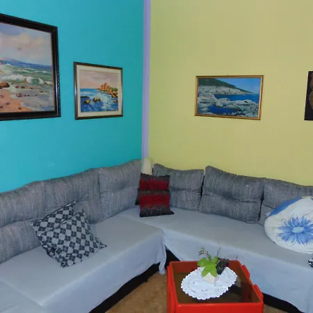 Fana Apartment Grohote