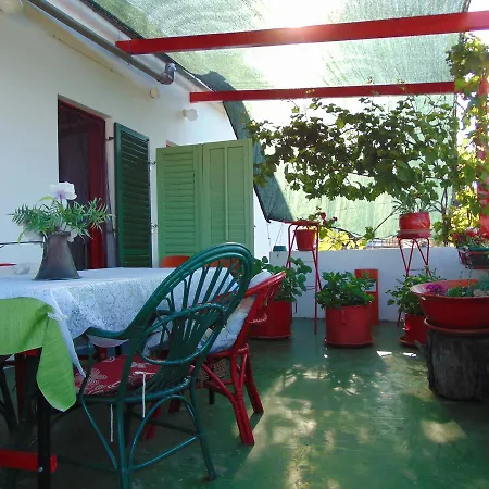 Apartment Fana Grohote